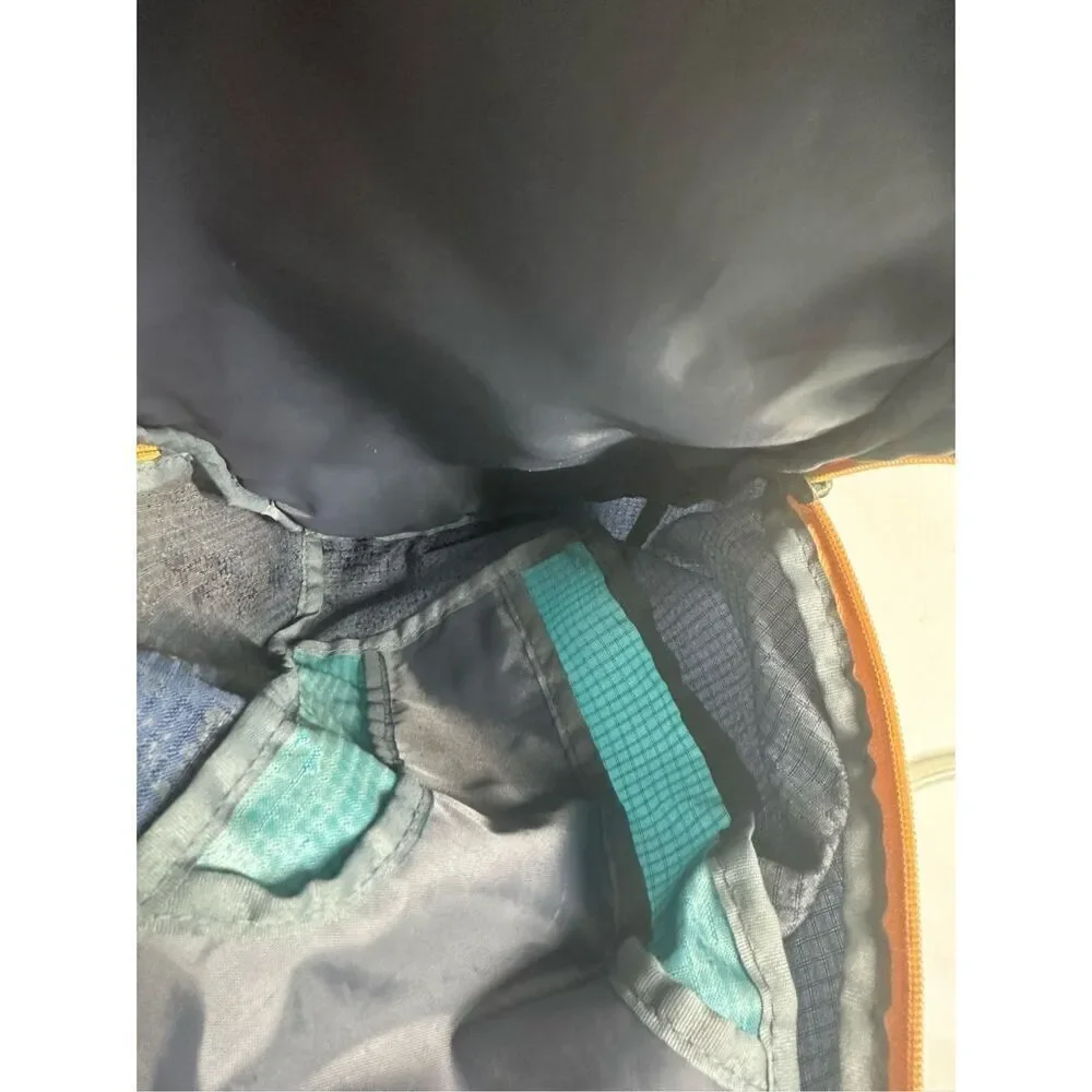 Crane Sports Hydration Blue Hiking Backpack - 2L W Padded Mesh & Adjust Belt